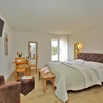 Logis Hotel Le Tropicana 3* Douville