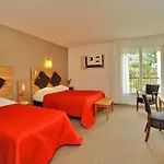 Hotel Logis Hotel Le Tropicana 3*