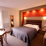 Logis Hotel Le Tropicana Hotel 3*