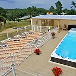 Logis Hotel Le Tropicana 3* Douville