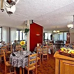 Logis Le Tropicana 3*
