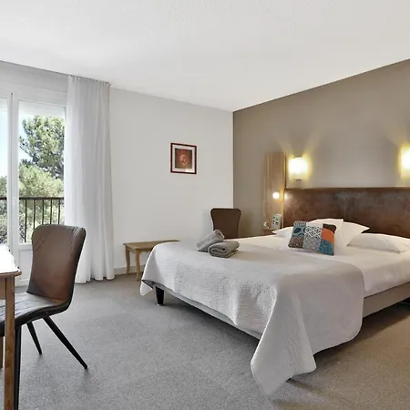 Logis Le Tropicana 3*