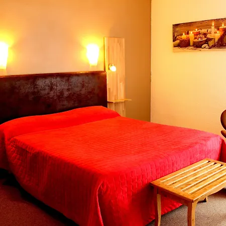 Logis Le Tropicana 3*