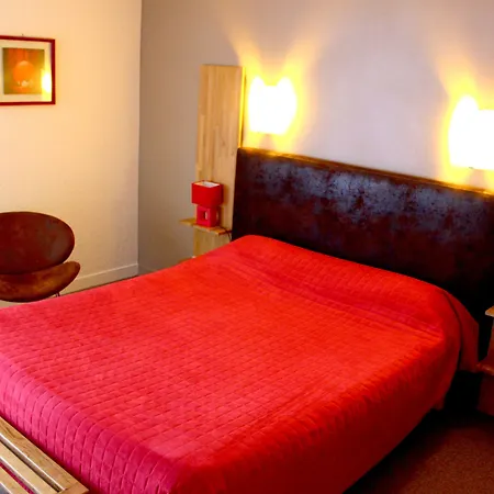 Logis Le Tropicana 3*