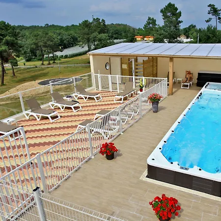 Logis Le Tropicana 3* Douville