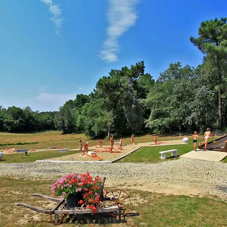 Hotel Logis Le Tropicana 3*