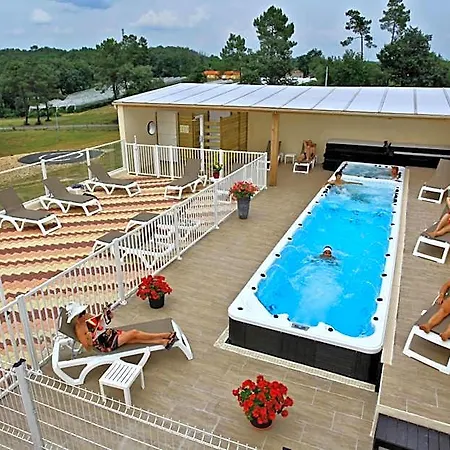Logis Le Tropicana Отель