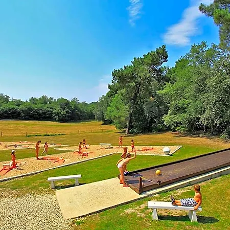 Logis Le Tropicana Hotel Douville