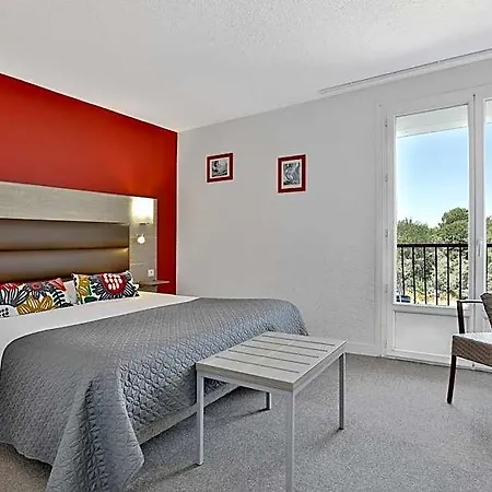Logis Le Tropicana Douville
