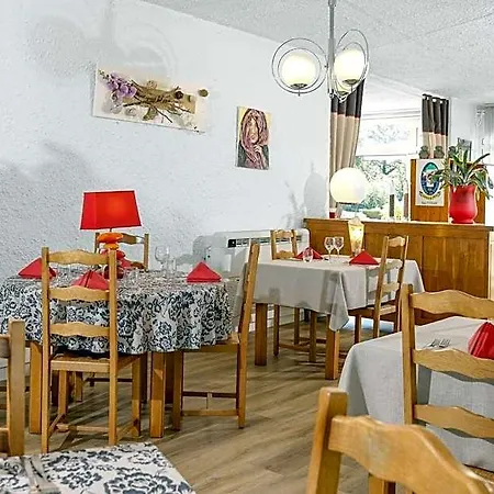 Hotel Logis Le Tropicana 3*
