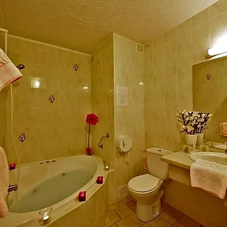 Hotel Logis Le Tropicana
