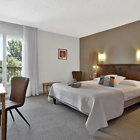 Logis Le Tropicana 3*