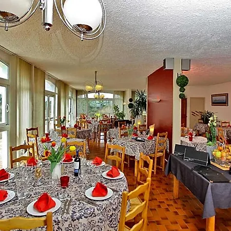 Hotel Logis Le Tropicana 3*