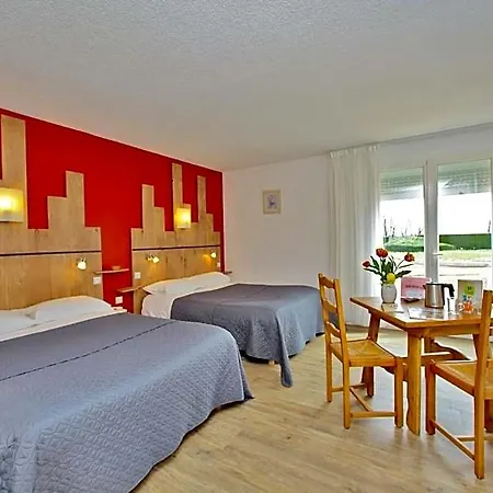 Logis Le Tropicana Hotel 3*