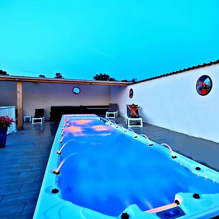 Restaurant Logis Le Tropicana Hotel