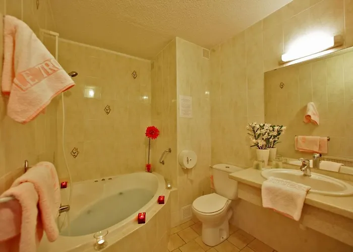 Logis Hotel Le Tropicana