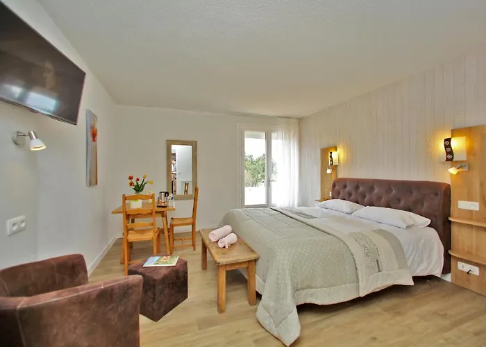 Logis Hotel Le Tropicana 3* Douville