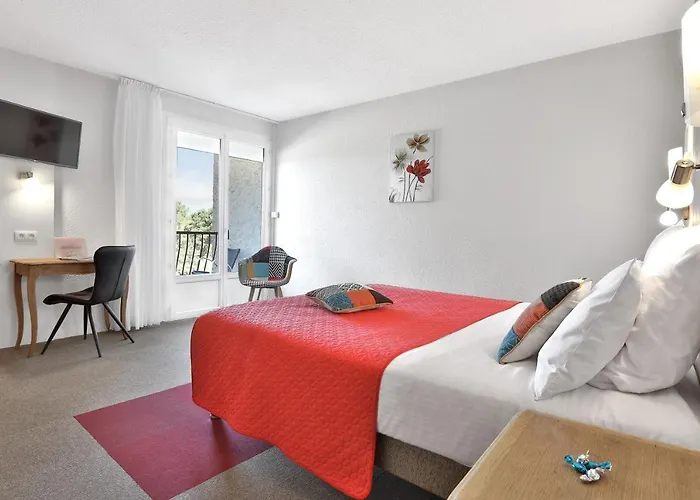 Logis Hotel Le Tropicana Hotel Douville