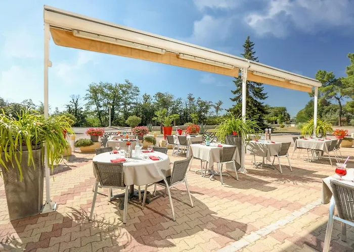 Logis Hotel Le Tropicana Hotel