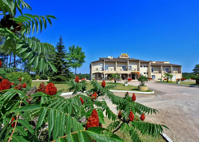 Logis Hotel Le Tropicana Hotel 3*