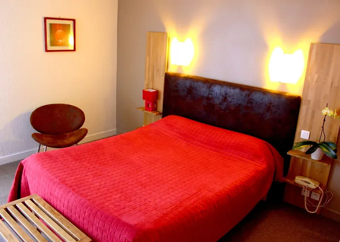Logis Hotel Le Tropicana 3*
