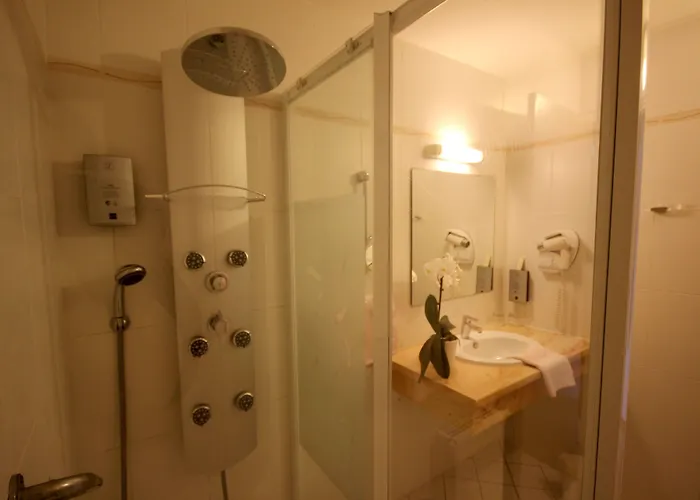 Hotel Logis Hotel Le Tropicana 3*