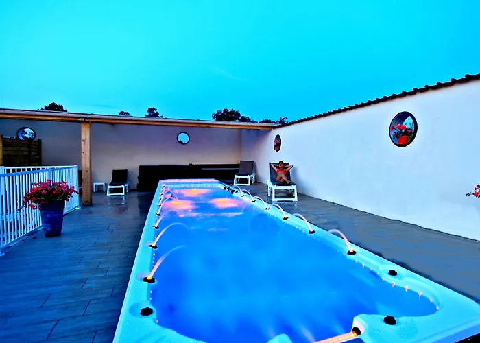 Hotel Logis Hotel Le Tropicana