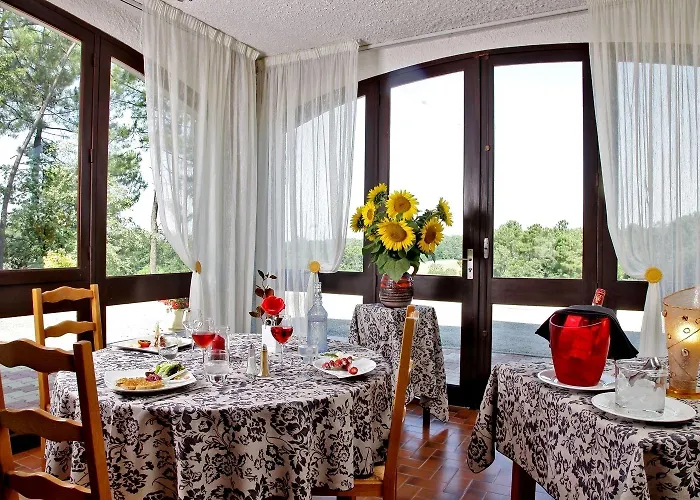 Logis Hotel Le Tropicana Hotel