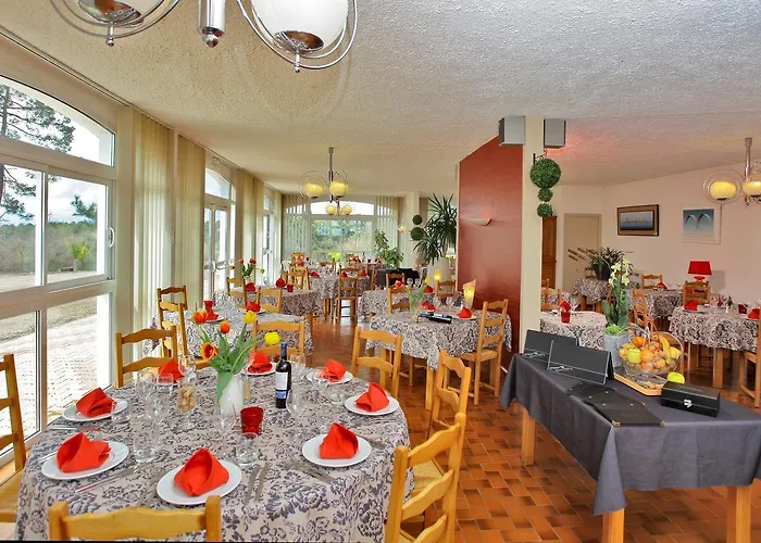 Hotel Logis Hotel Le Tropicana Douville